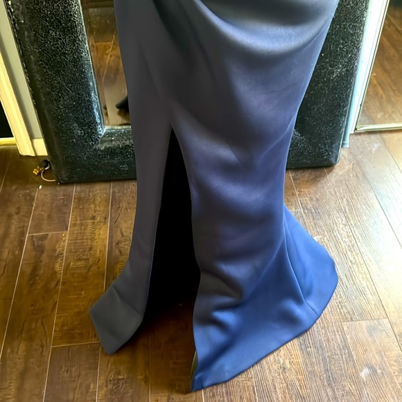 Worn once Jovani navy blue gown π stunning - Picture 4 of 6